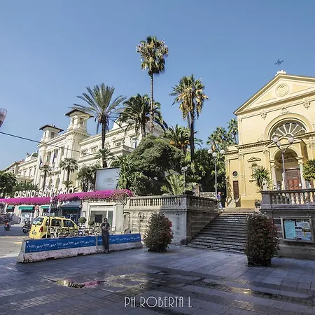 A Sanremo, Un' Oasi Del Teatro Ariston
